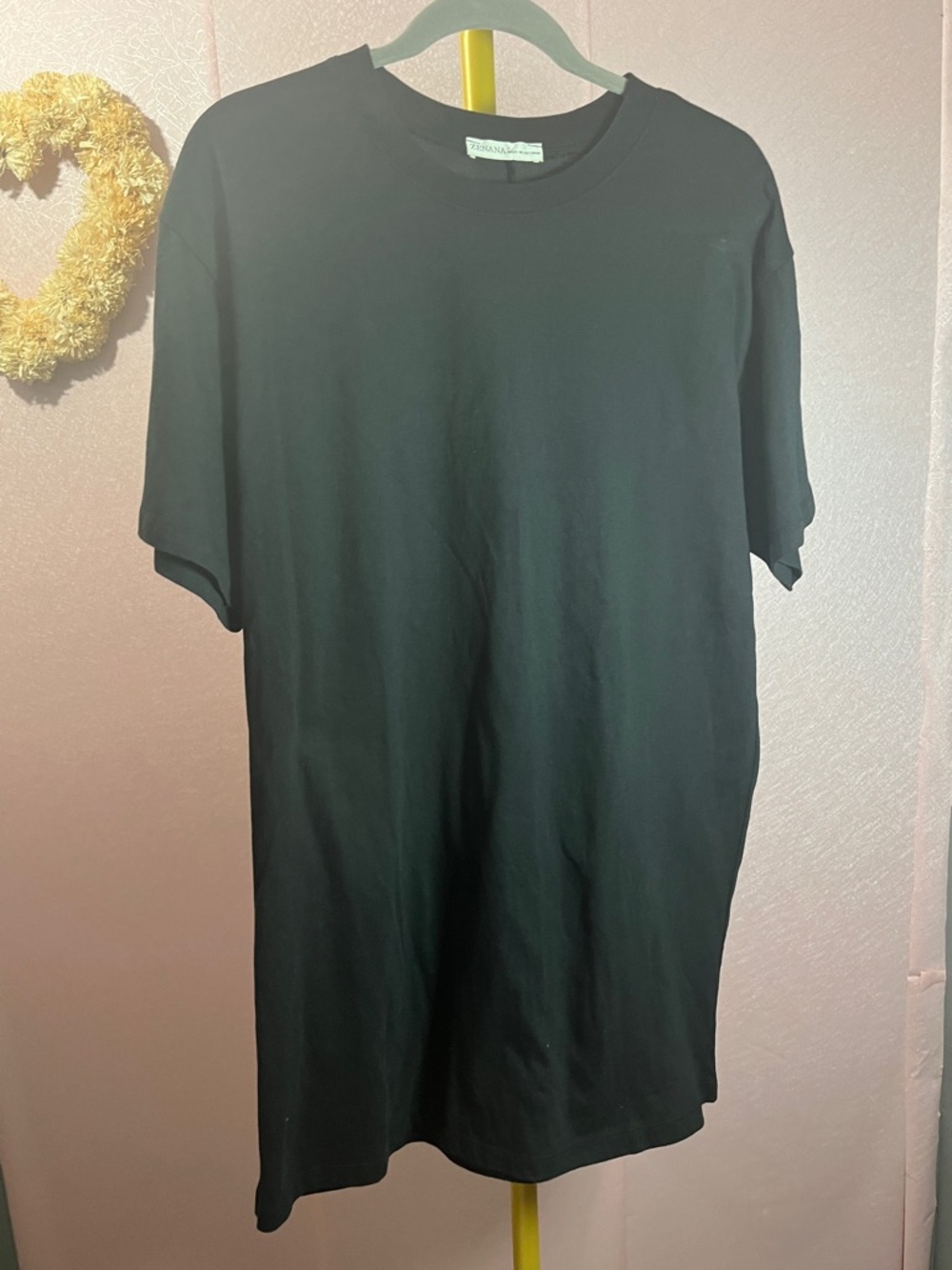 Zenana Outfitters Black Short Sleeve Crewneck Tee - Classic Fit- NWOT